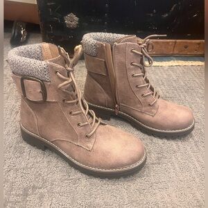 Women's Brown Lace-Up Accent with Zipper Ankle Boots